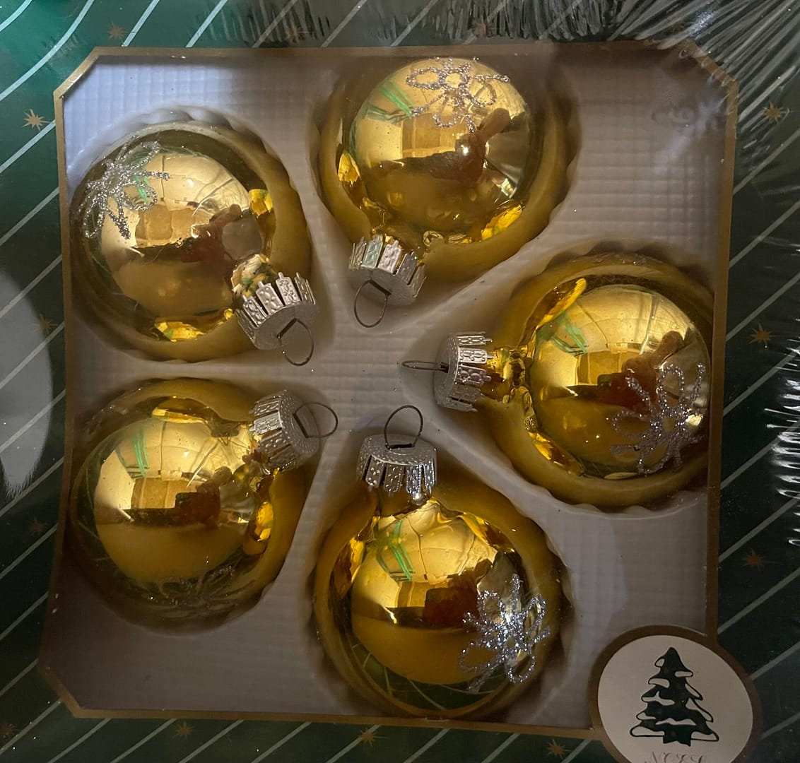 Karácsonyfadísz arany fényes 5 db-os 6 cm-es ezüst masni mintás