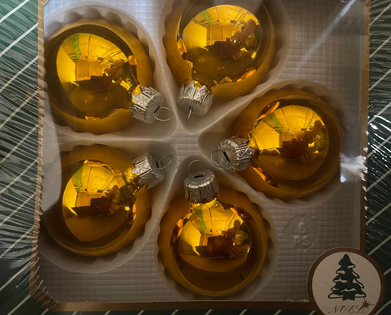 Karácsonyfadísz arany fényes 5 db-os szett 6 cm-es