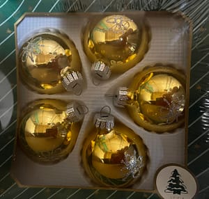 Karácsonyfadísz arany fényes 5 db-os 6 cm-es ezüst masni mintás