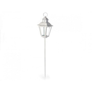 Kerti lámpás kerti gyertyatartó fehér fémből.