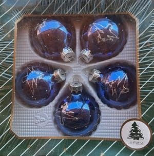 Karácsonyfadísz kék fényes 4 db-os 7 cm-es fenyő mintás