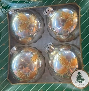 Karácsonyfadísz ezüst 4 db-os szett, 8 cm-es magyal levél mintás