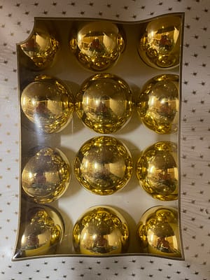 Karácsonyfadísz arany fényes szett 12 db-os gömb
