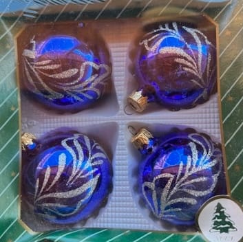 Karácsonyfadísz kék fényes 4 db-os szett 7 cm-es levélmintás