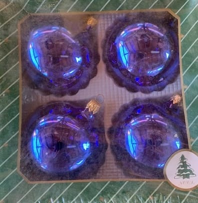 Karácsonyfadísz kék fényes 4 db-os, 7 cm-es gömb