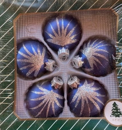 Karácsonyfadísz kék matt 5 db-os szett, 6 cm-es pálmalevél mintás